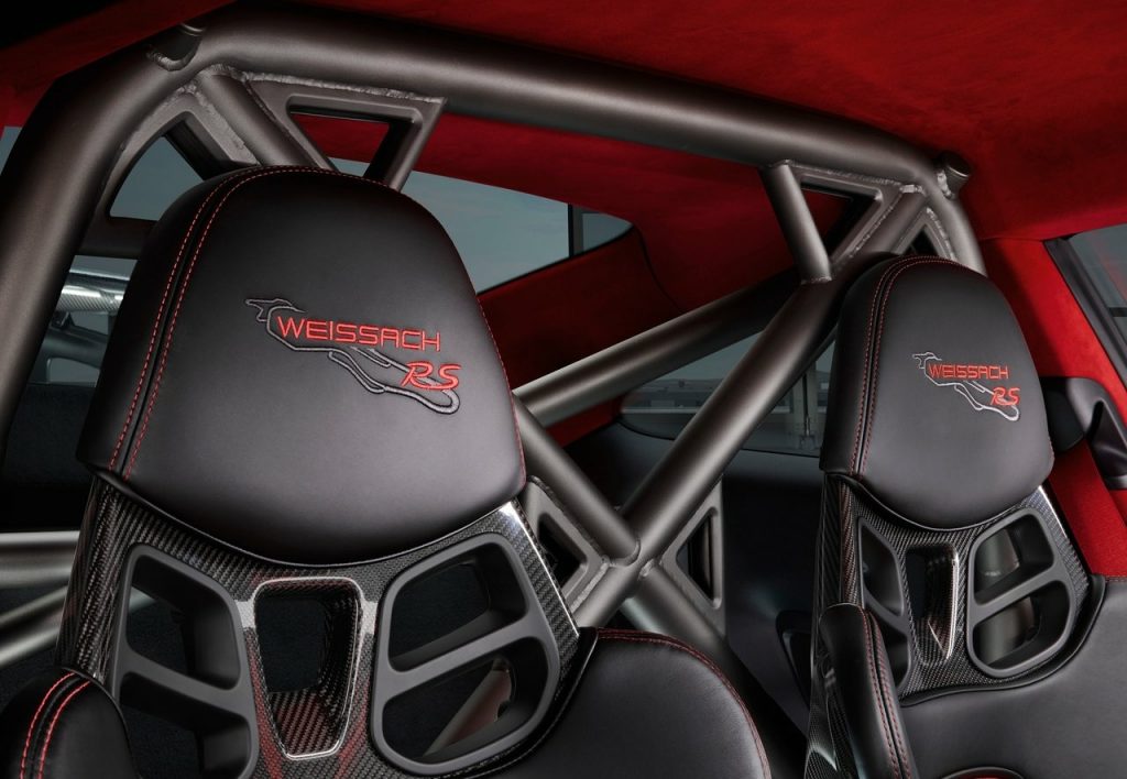 Porsche 911 GT2 RS arka üç çeyrek görünüm