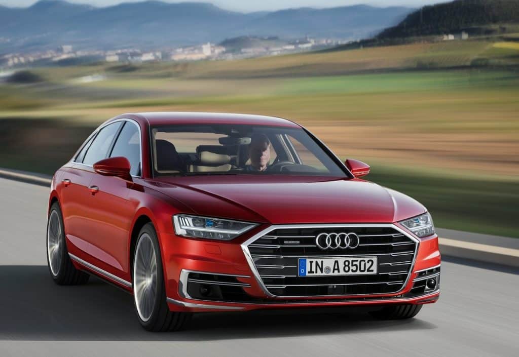 Audi A8 D5 arka üç çeyrek görünümü