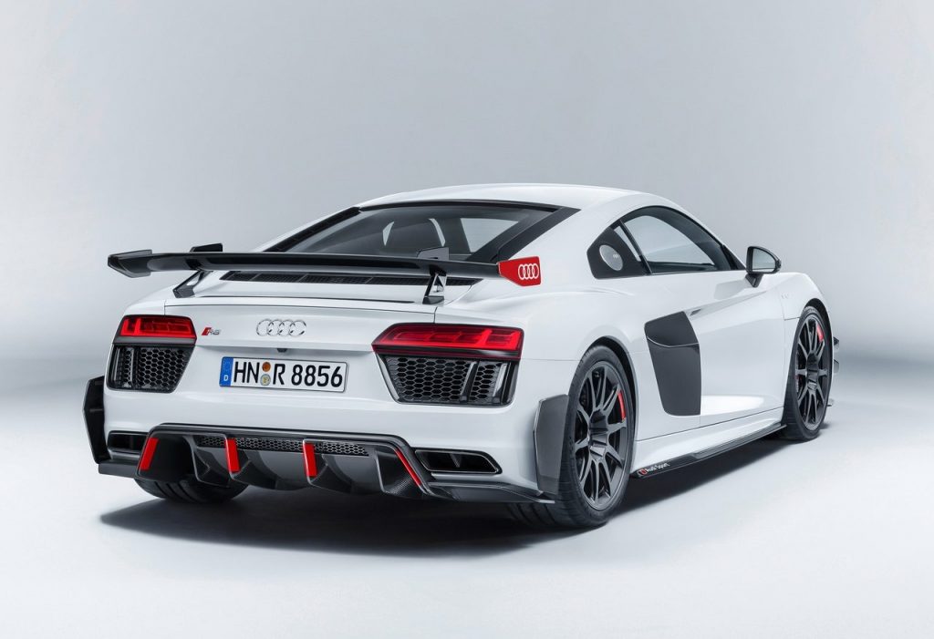 Audi R8 sabit arka kanat ve aero paket görünümü