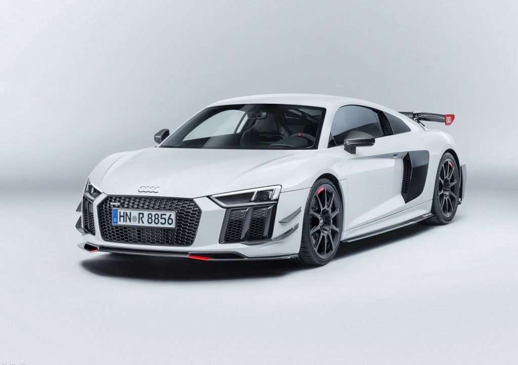 Audi R8 performans paketi yan gövde görünümü