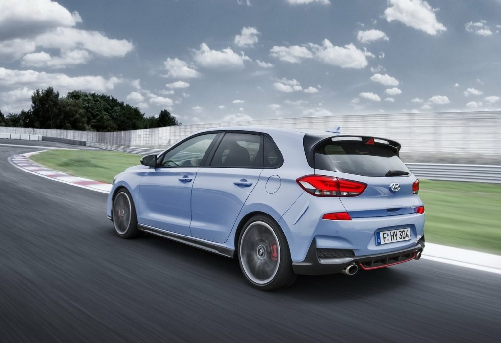 Hyundai i30 N direksiyon ve gösterge paneli