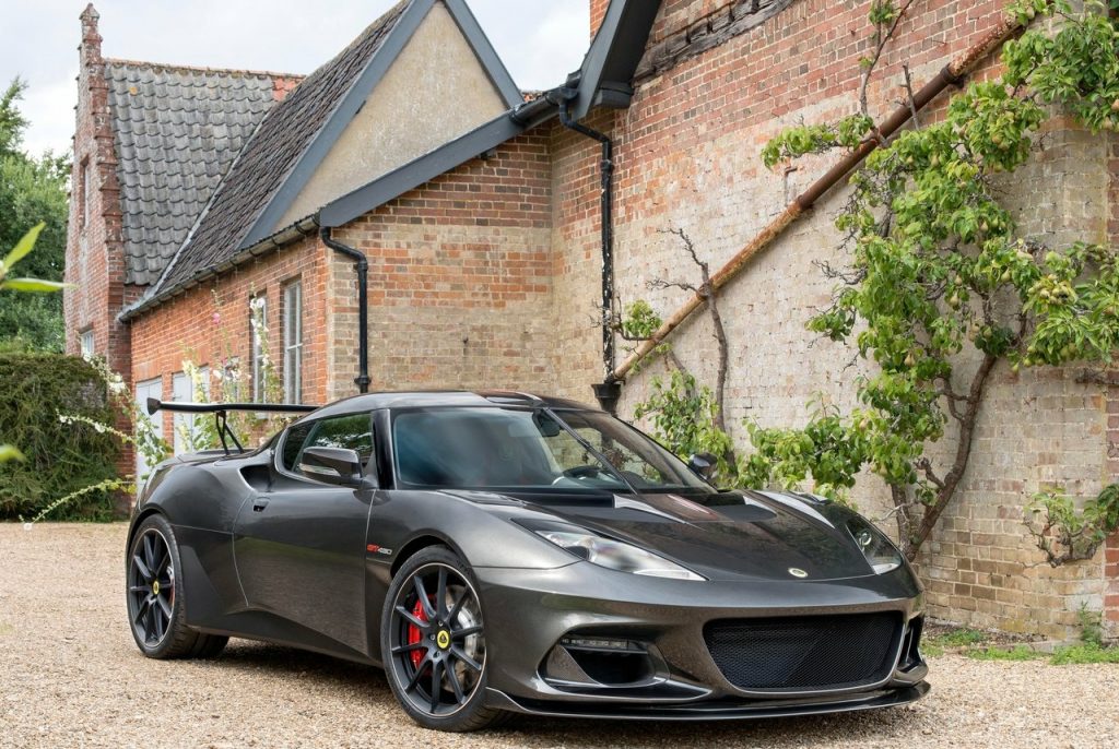 Lotus Evora GT430 ön ve yan görünümü