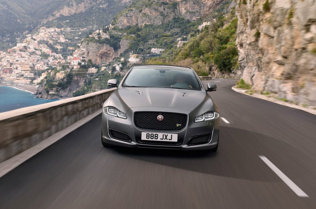 Jaguar XJR575 arşiv görseli 3