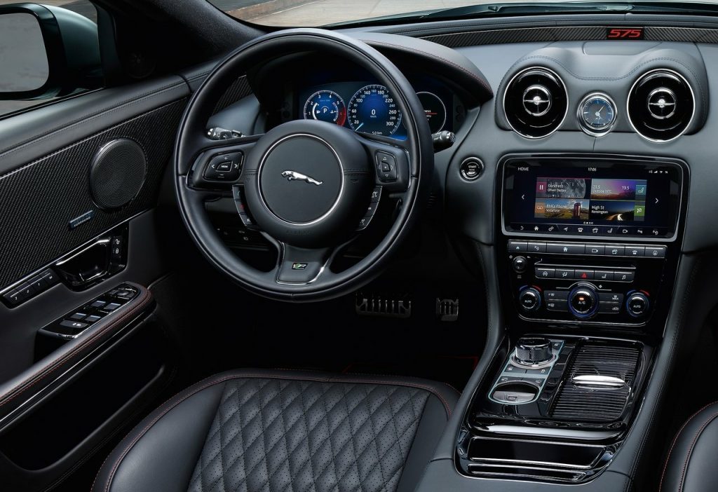 Jaguar XJR575 arşiv görseli 7