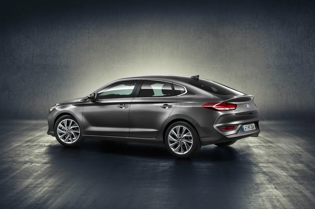 Hyundai i30 Fastback yan gövde tasarımı