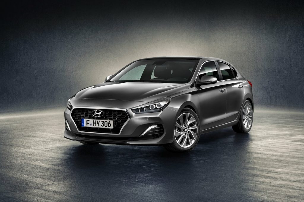 Hyundai i30 Fastback gövde çizgileri