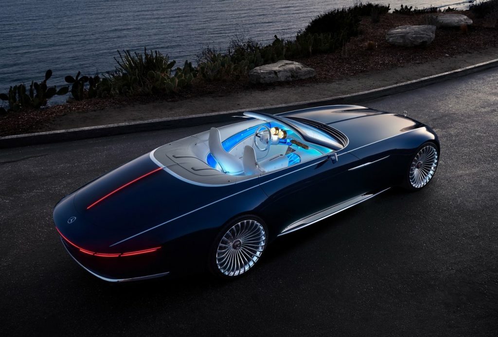 Mercedes-Maybach 6 Cabriolet iç mekanda ahşap zemin