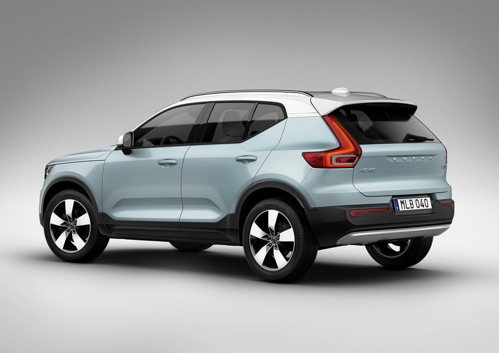 XC40 dış tasarım yan ve ön görünümü