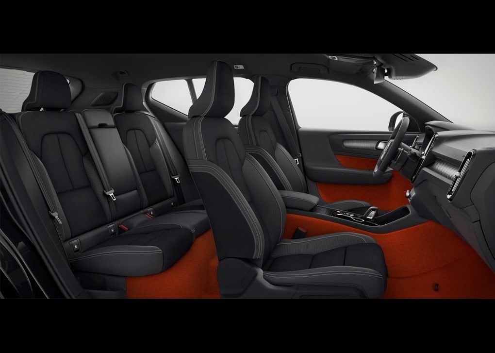 XC40 iç mekan koltuk ve konsol görünümü