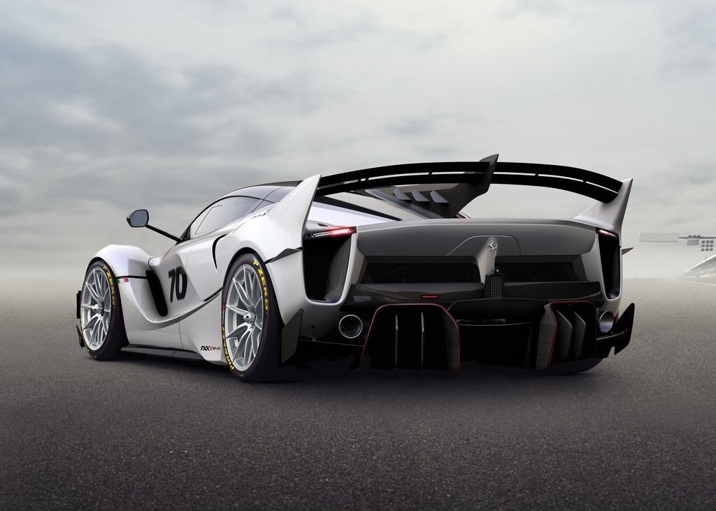 Ferrari FXX K Evo arka üç çeyrek görünüm
