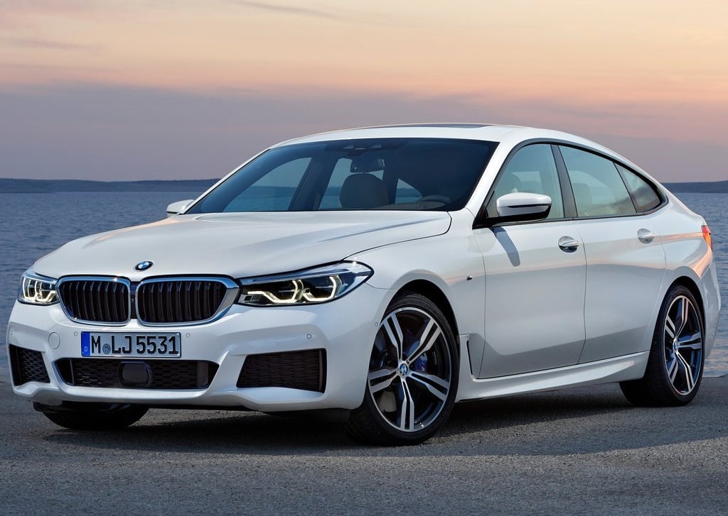 2018 BMW 6 Series Gran Turismo beyaz M Sport önden görünüm
