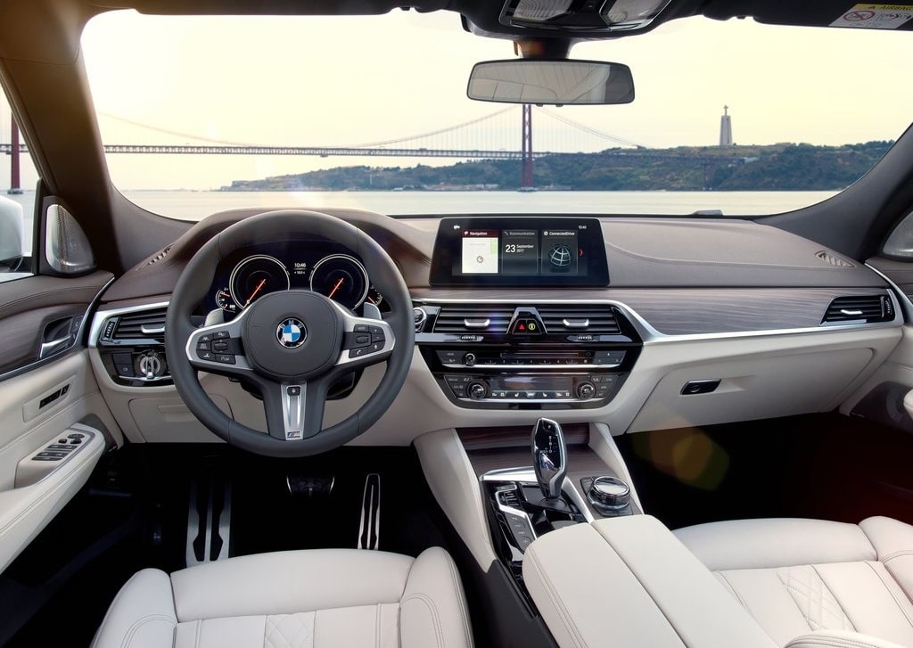 BMW 6 Series Gran Turismo kokpit ve iDrive ekranı