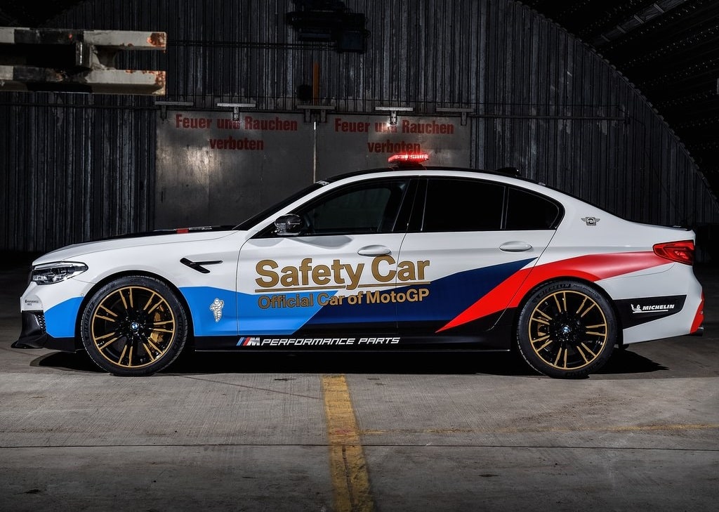 BMW M5 MotoGP Safety Car yan görünüm