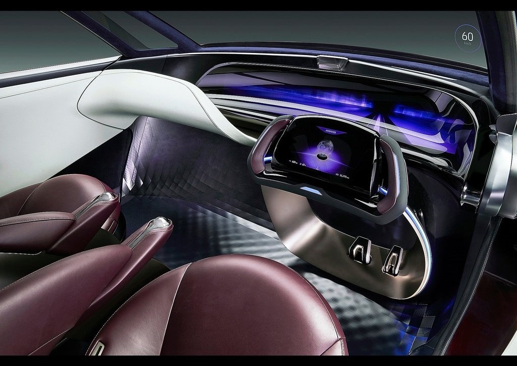 Toyota Fine-Comfort Ride sürücü bölümü ve dijital gösterge ekranı