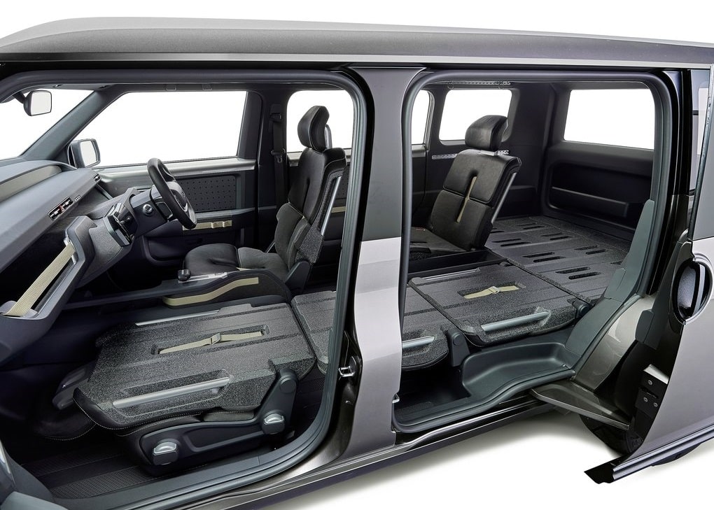 Tj Cruiser iç mekânında katlanan koltuklar ve düz yükleme alanı