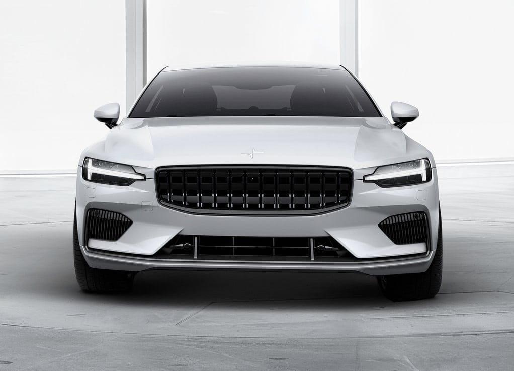 Beyaz performans coupe ön görünüm