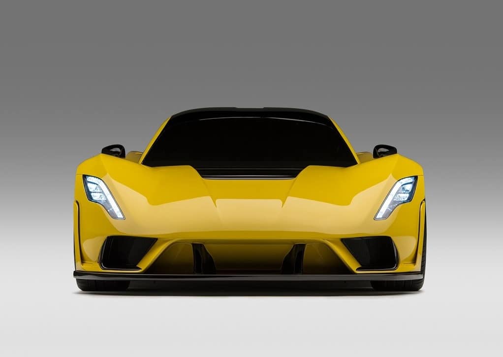 Venom F5 arka üç çeyrek görünümü