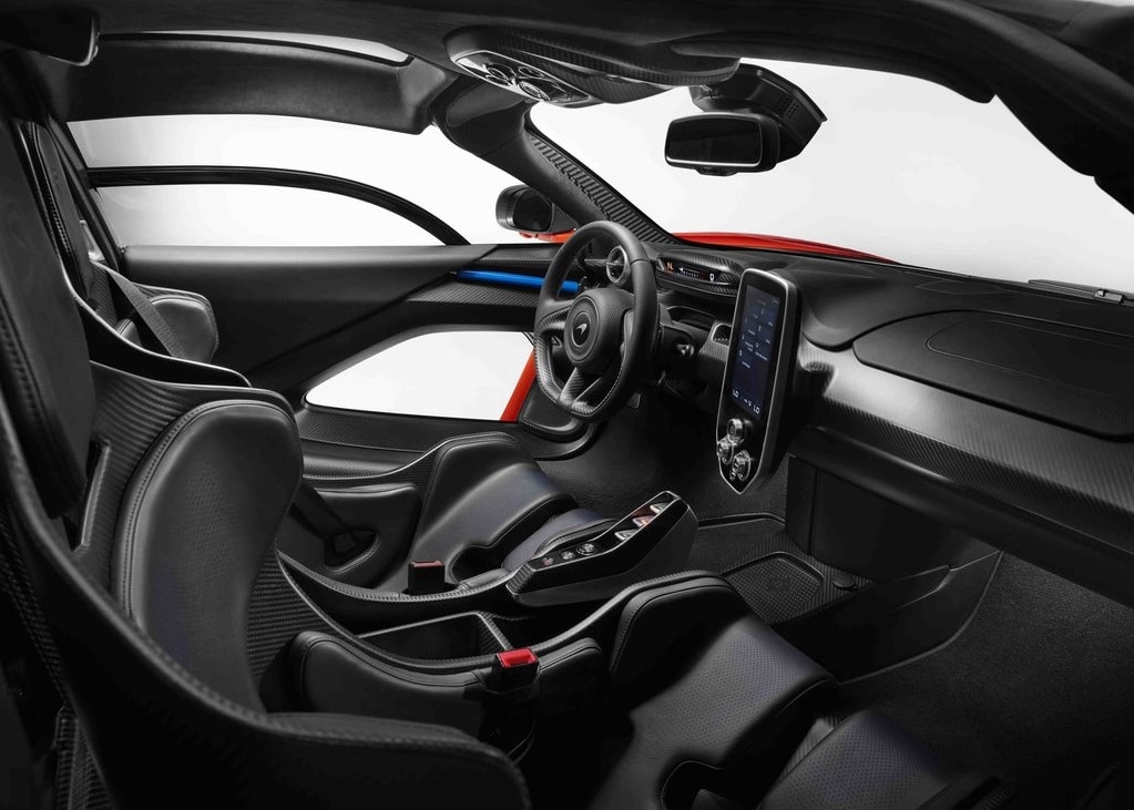 McLaren Senna yan gövde ve arka bölüm görünümü