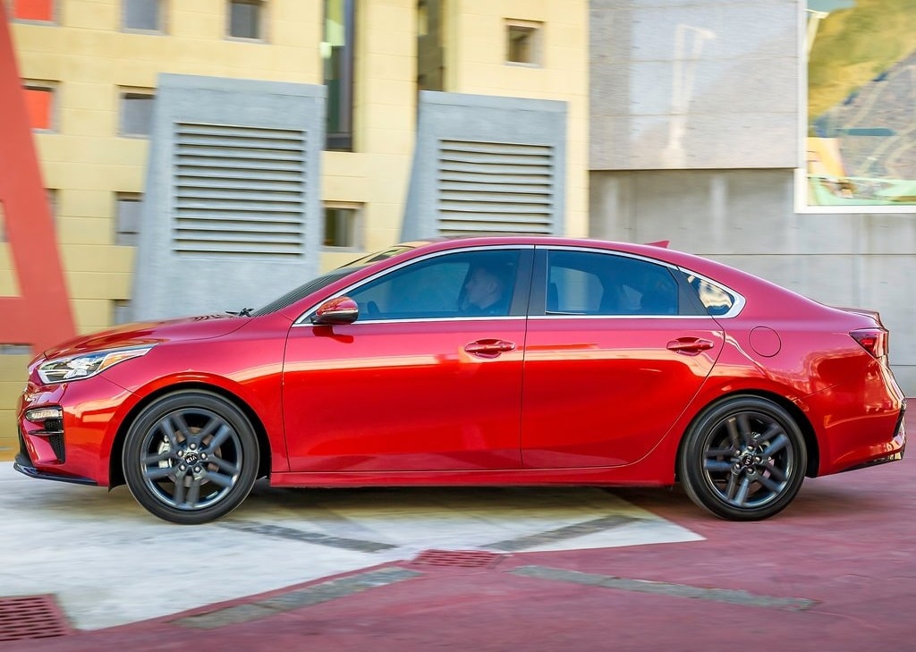 Kia Forte sedan arşiv görünümü