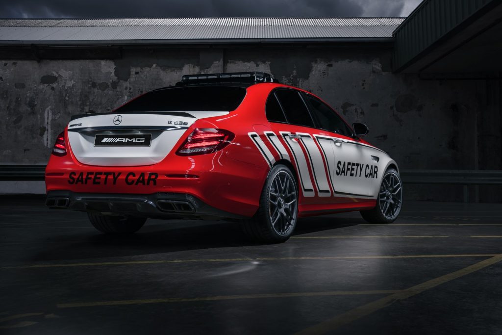 Mercedes-AMG E 63 S Safety Car Mount Panorama görevi