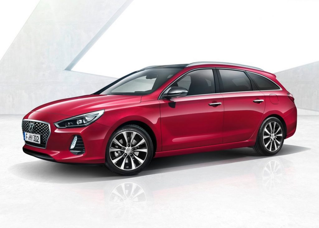 Hyundai i30 Tourer önden üç çeyrek görünüm