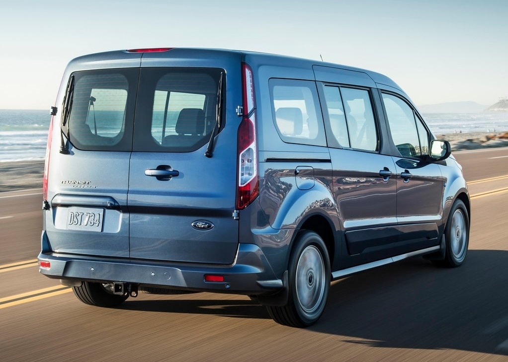 2019 Ford Transit Connect ön ve yan gövde görünümü
