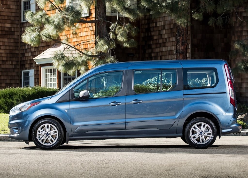 2019 Ford Transit Connect arka ve yan tasarım görünümü