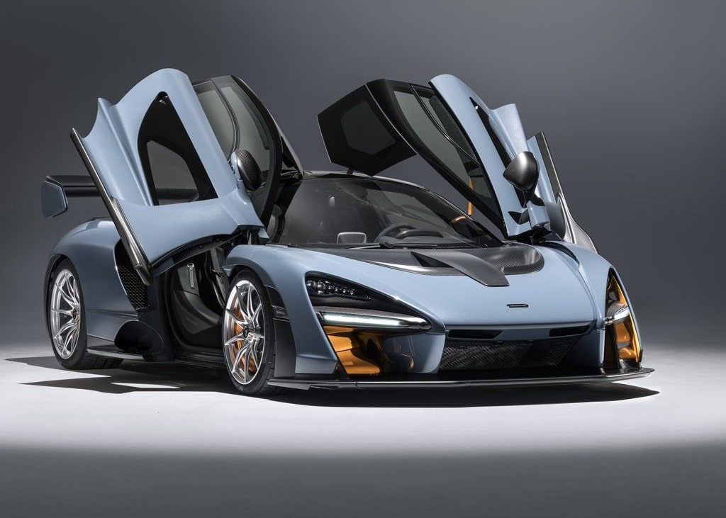 2019 McLaren Senna ön üç çeyrek görünümü