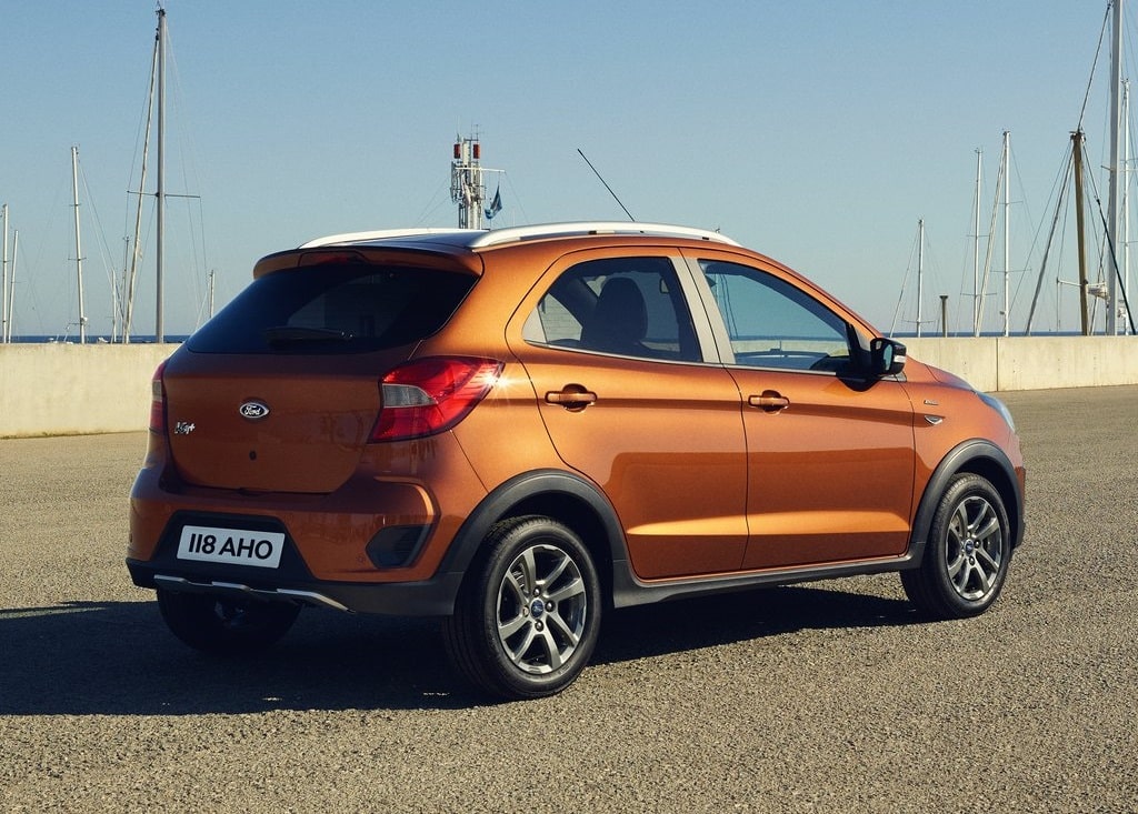 Ford Ka Plus Active arkadan üç çeyrek görünüm