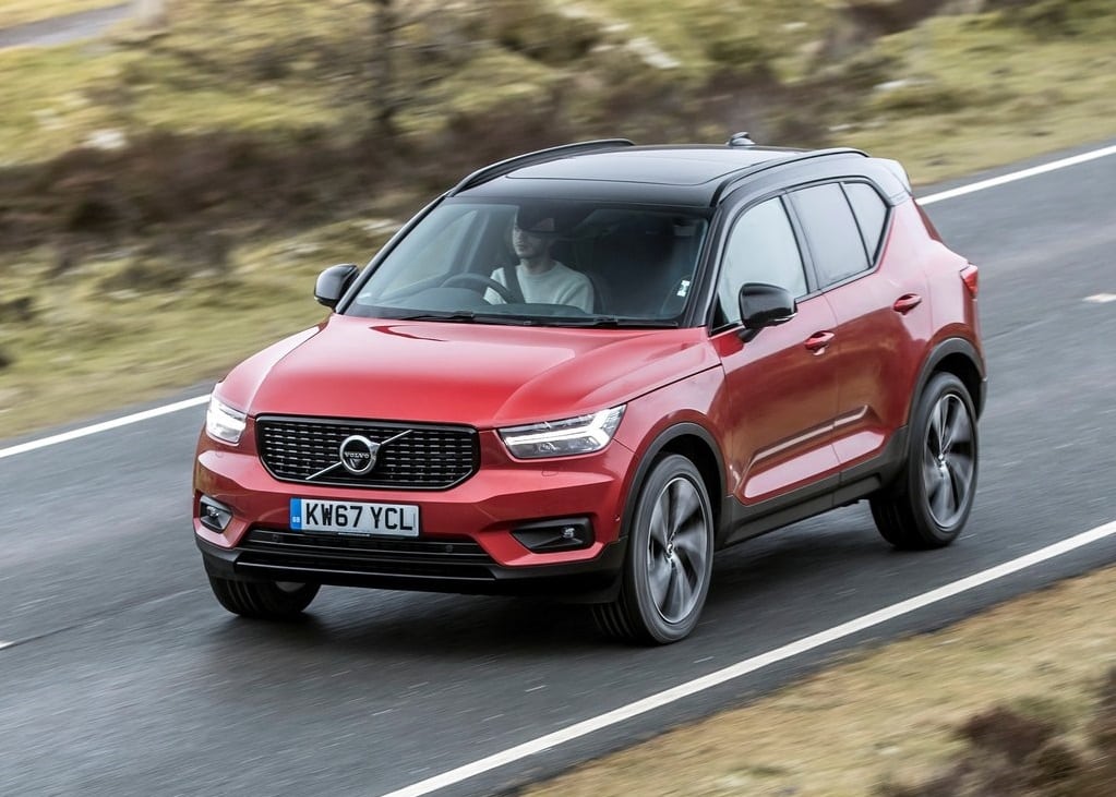 XC40 arka tasarım ve stop lambaları
