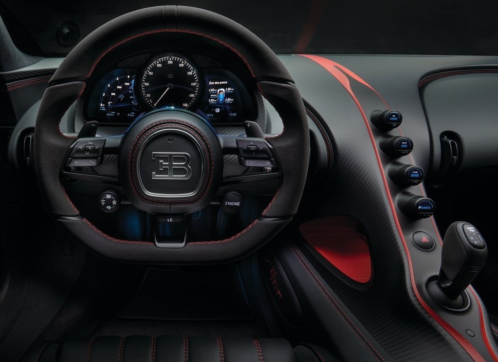 Bugatti Chiron Sport kokpit ve koltuk görünümü