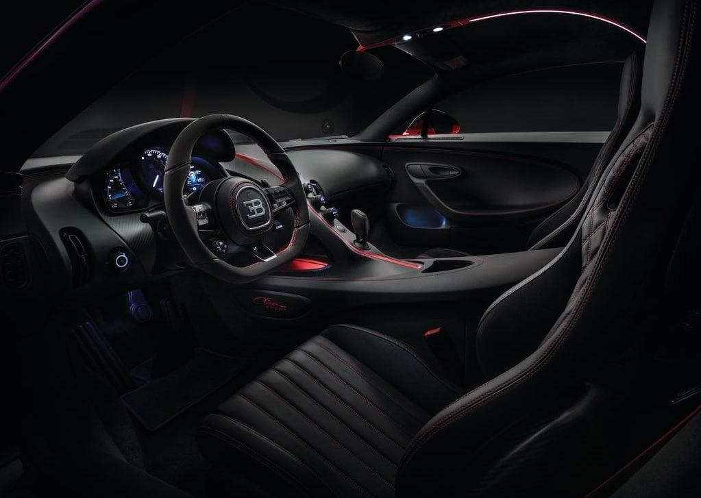 Chiron Sport koltuk ve kapı içi detayları