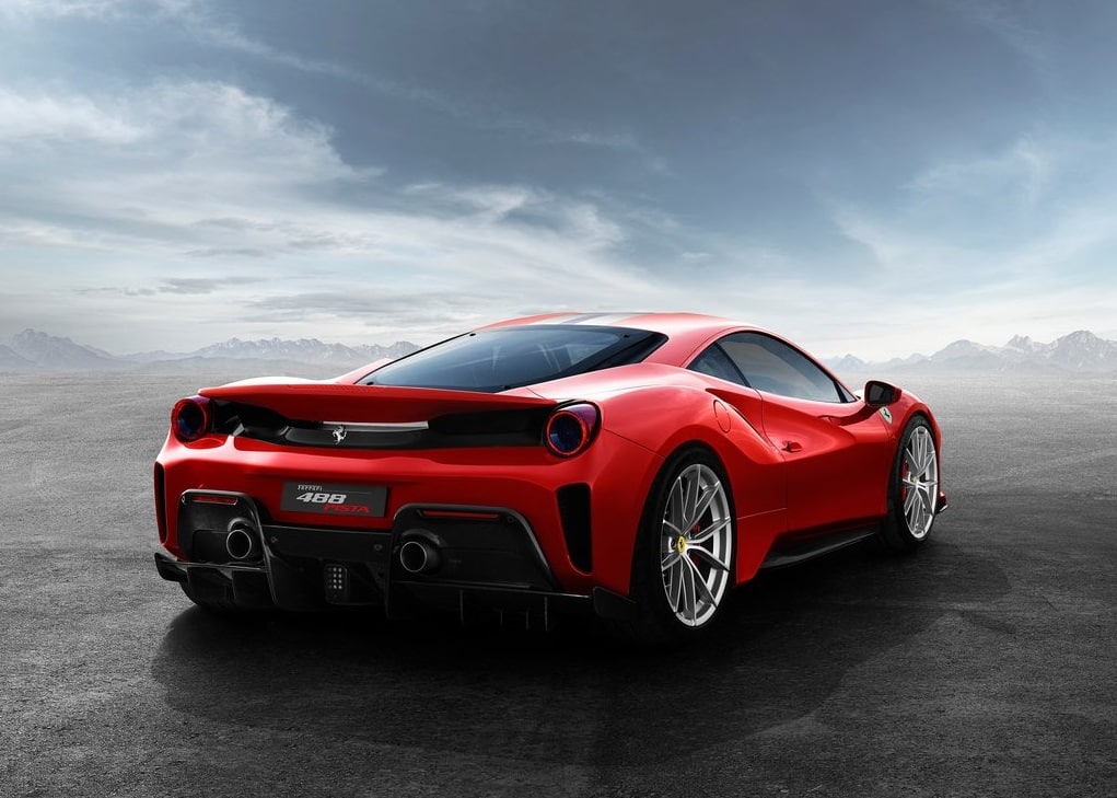 Ferrari 488 Pista önden üç çeyrek görünüm