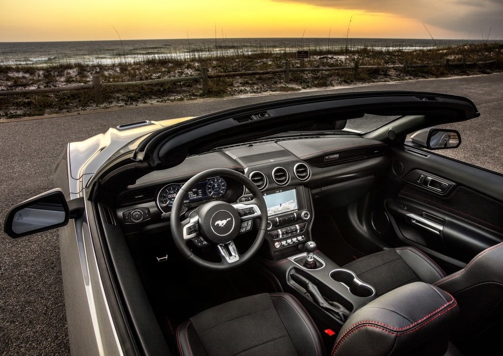 2019 Mustang GT California Special model görünümü