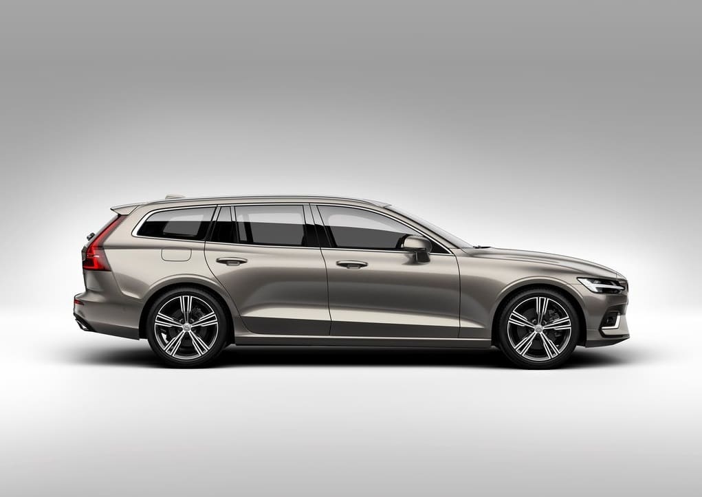 Volvo V60 yan ve arka gövde tasarımı