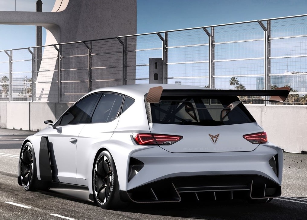 CUPRA e-Racer elektrikli yarış otomobili yan ve arka gövde görünümü