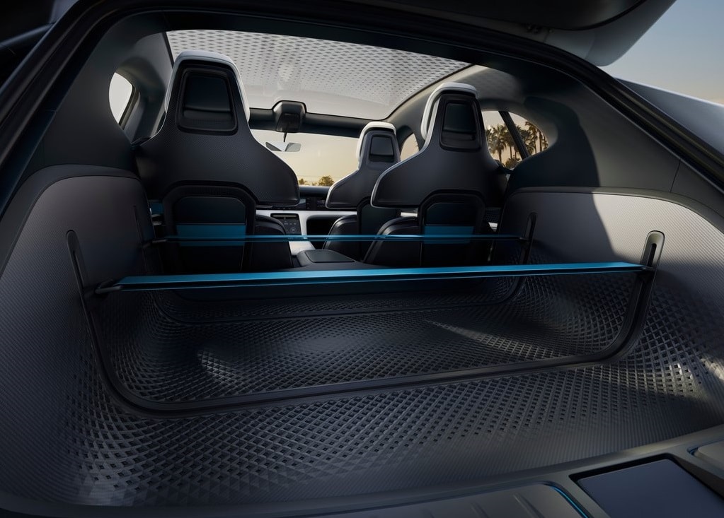 Porsche Mission E Cross Turismo elektrikli CUV