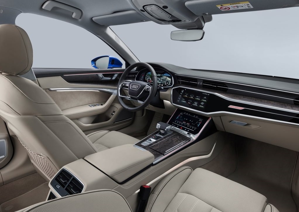 Audi A6 Avant ön koltuklar ve orta konsol görünümü