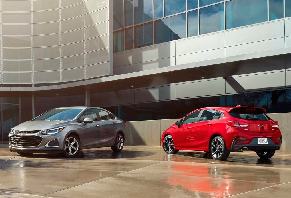Chevrolet Cruze sedan ve hatchback gövdeleri birlikte