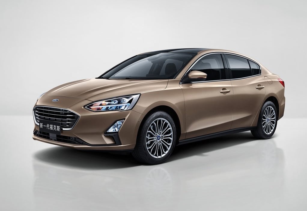 Ford Focus Sedan profil görünümü