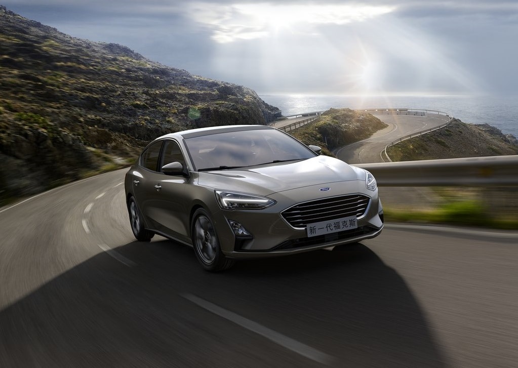 Ford Focus Sedan arka bölüm görünümü
