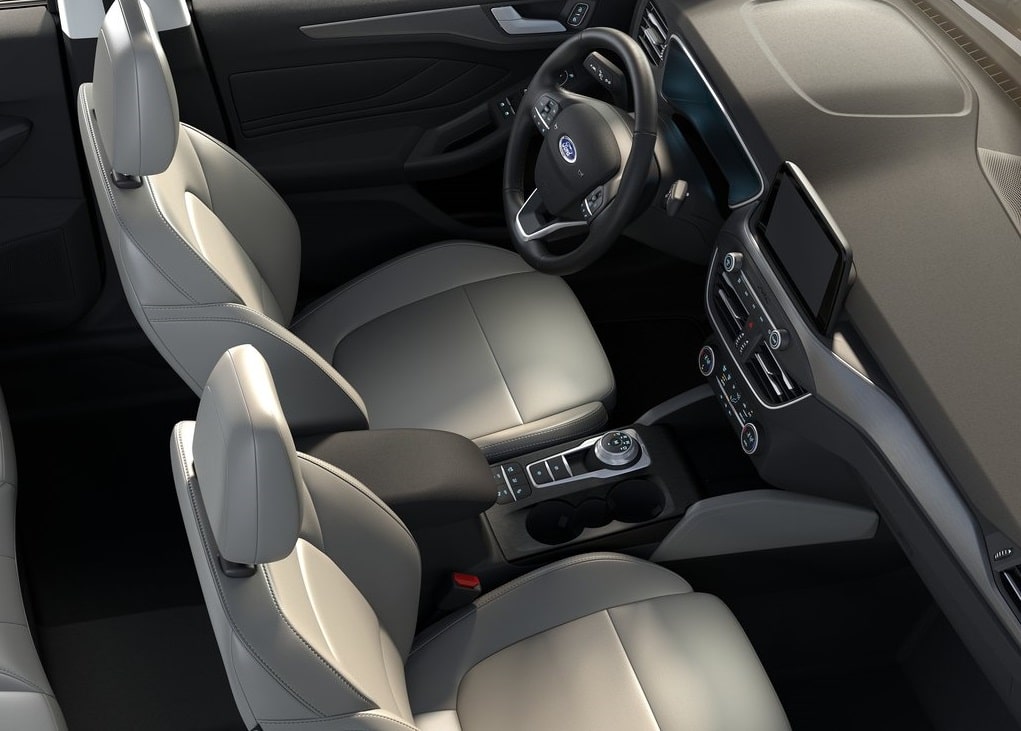 Ford Focus Sedan kabin görünümü