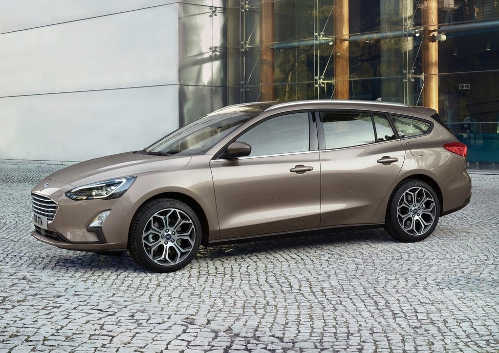 Ford Focus Wagon arka üç çeyrek görünümü
