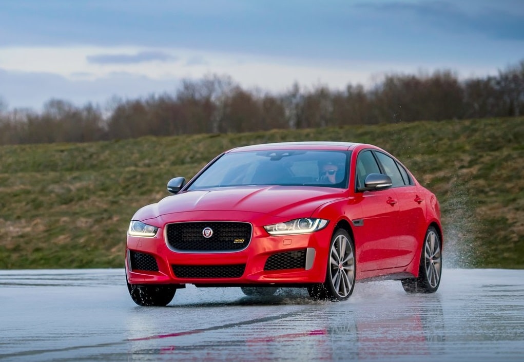 Jaguar XE 300 SPORT iç mekan detayları