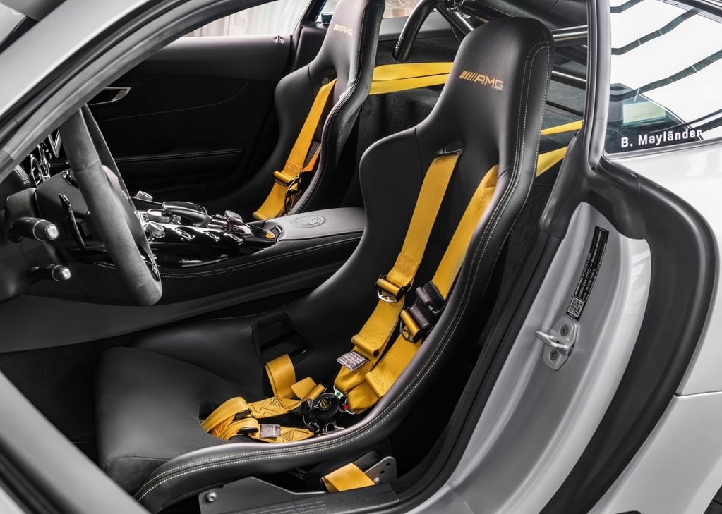 AMG GT R Safety Car kabin görünümü
