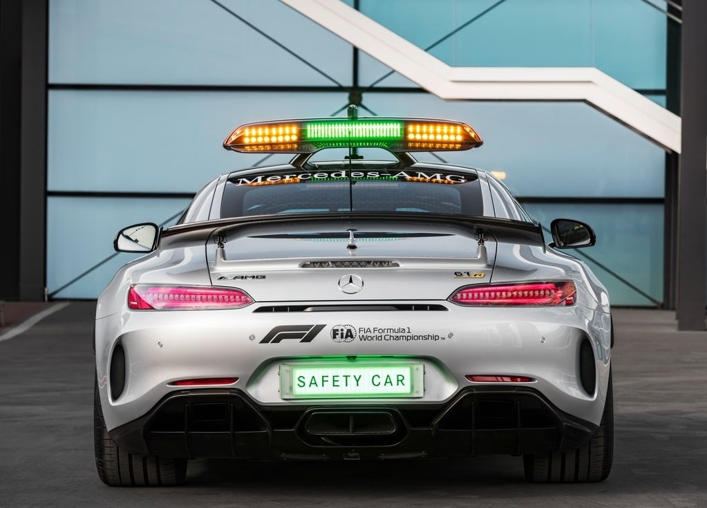 AMG GT R Safety Car arka üç çeyrek görünüm