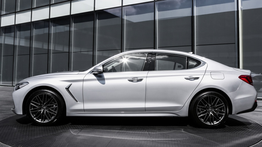 Genesis G70 arşiv görseli 13