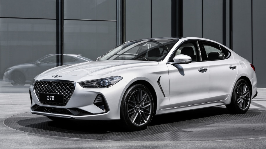 Genesis G70 arşiv görseli 17