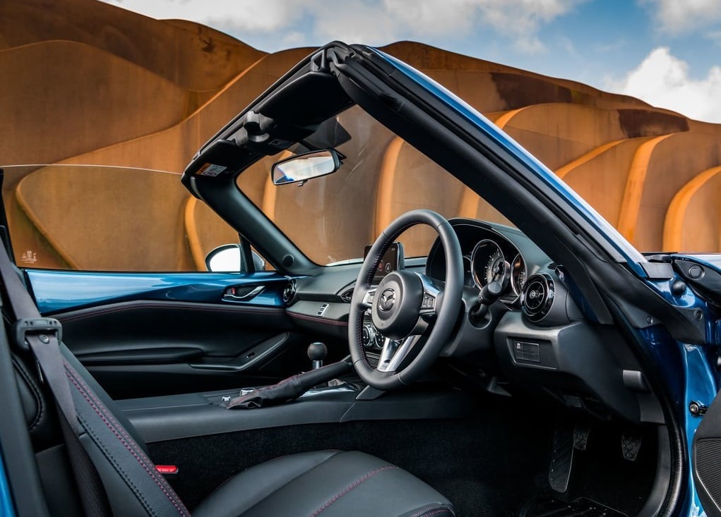 Mazda Sport Black galeri fotoğrafı