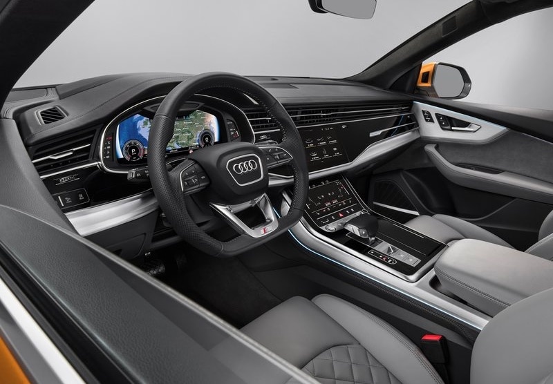 Audi Q8 iç mekan ve MMI ekranları